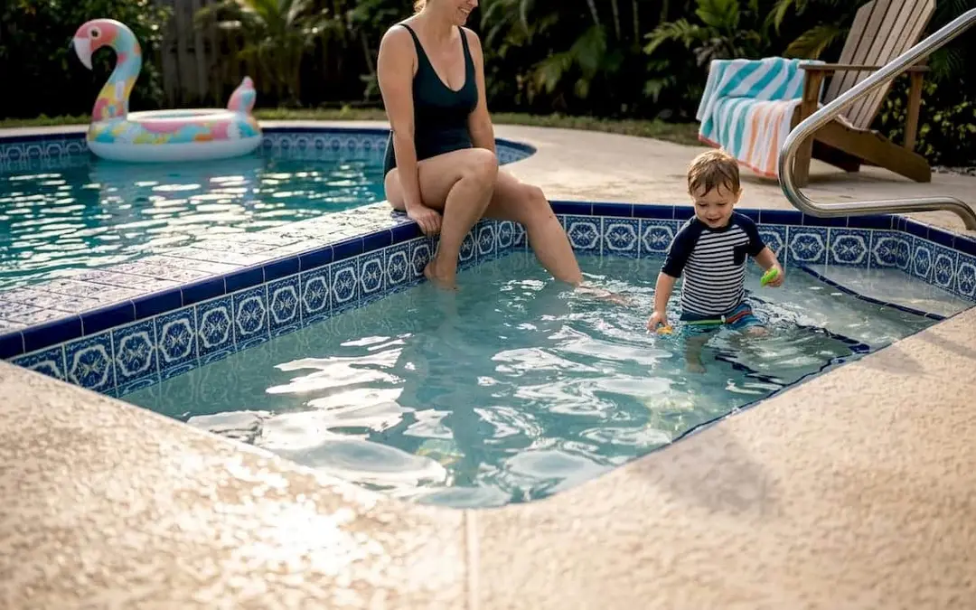 Pool tile design ideas: enhance your Florida home