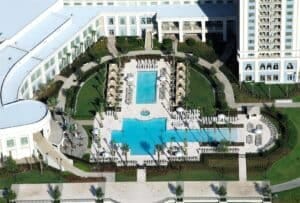 How to Maintain a Commercial Swimming Pool
